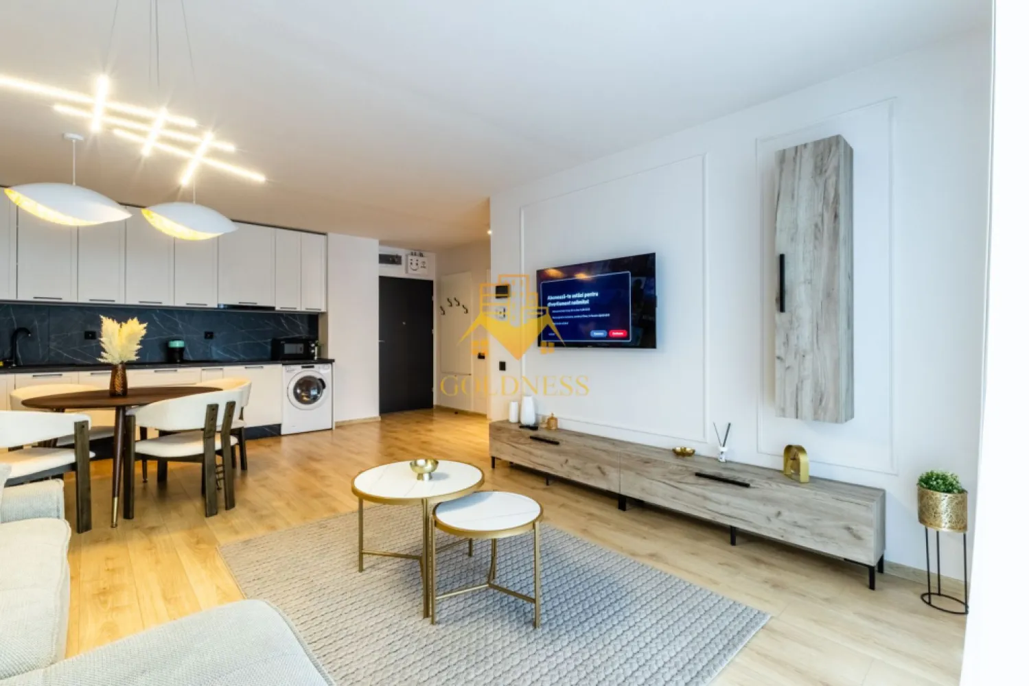 2 camere, Premium, bloc nou,terasa,Marasti Zona The Office,Record Park - GOLDNESS Imobiliare vă propune spre închiriere un apartament cu 2 camere complet mobilat și utilat, la etajul 7 într-un imobil de 7 etaje, în Cartierul Marasti.
Dispune de loc de parcare subterana!
Se află în apropierea stațiilor de transport în comun, magazine, restaurante, spații verzi, farmacii, etc. 

Apartamentul este compartimentat astfel:
 - dormitor cu pat matrimonial, dressing, noptiere
 - living cu bucatarie open space complet utilată și mobilată, canapea extensibilă, loc de servit masa 
 - baie cu cabina de dus, calorifer port prosop și dulap pentru depozitare.
 - terasa de 10 mp.

Imobilul este dotat cu toate cele necesare- centrală proprie, frigider, aragaz, hotă, mașină de spălat haine, etc. 

Dacă sunteți interesați de acest apartament și doriți să îl vizionați, dar și pentru alte oferte nu ezitați să ne contactați telefonic sau prin e-mail. Vă stăm la dispoziție!
Pentru intermediere se percepe un comision de 50% din prețul chiriei!