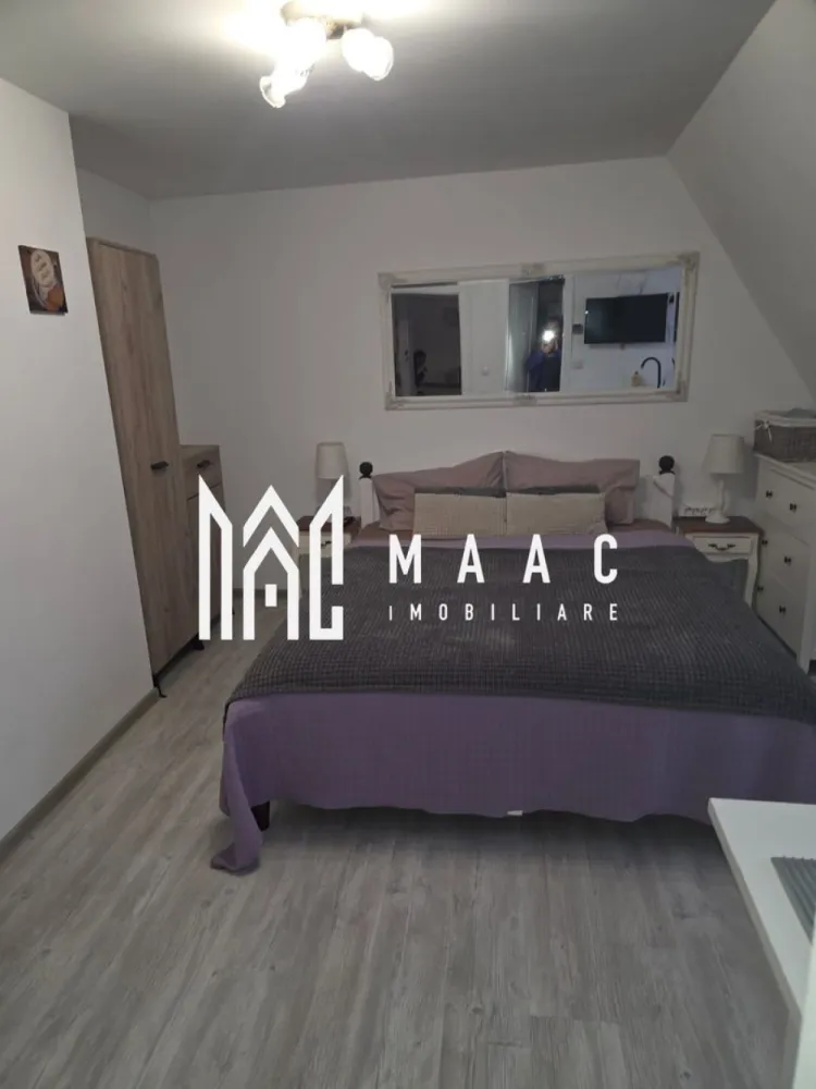Garsoniera | 25 MP | Grădină | Pivniță | Central - Maac Imobiliare vă propune spre închiriere o garsonieră modernă situată într-un imobil liniștit, cu un mare avantaj: este singura locuință de pe palier, oferind un plus de intimitate și confort. Proprietatea este ideală pentru o persoană sau un cuplu care își dorește un spațiu bine organizat, într-o atmosferă calmă și plăcută. Garsoniera este complet mobilată și utilată, amenajată cu bun gust și atenție la detalii, astfel încât să ofere un ambient armonios și funcțional. Dispune de internet prin fibră optică și TV Smart, fiind pregătită pentru mutare imediată, fără alte investiții suplimentare. Un alt atu important îl reprezintă accesul la grădina comună, precum și existența unei pivnițe și a unei cămări proprii, situate la parter – spații ideale pentru depozitare și un plus de confort în viața de zi cu zi. Condiții de închiriere: Se percepe garanție în cuantumul unei chirii lunare. Pentru mai multe detalii și programarea unei vizionări, contactați Maac Imobiliare, specificând ID: CP2854961 }}