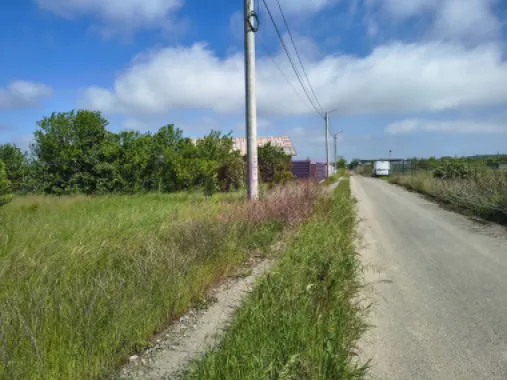 Teren ușor accesibil pentru casă la asfalt cu utilități