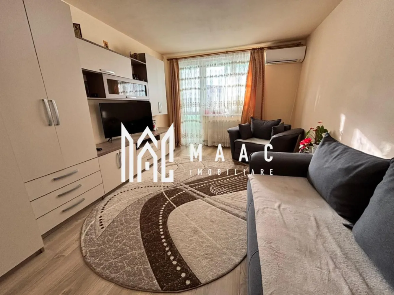 Apartament 2 camere | 54 MPU | Etaj 3 | Lift | Str Rahovei | hipodrom 3 - MAAC Imobiliare vă propune spre vânzare un apartament cu 2 camere, situat la etajul 3 din 10, într-un imobil bine întreținut. Caracteristici proprietate: Suprafață utilă: 54 mp Apartament cu 2 camere, compartimentare funcțională Balcon închis cu geamuri termopan Pivniță înscrisă în cartea funciară Spații de depozitare interioare Alte detalii: Etaj intermediar Bloc cu regim de înălțime P+10 Magazine, școli și grădinițe în apropiere Acces rapid la mijloacele de transport în comun Pretabil pentru investiție, datorită poziționării și compartimentării Pentru mai multe detalii precizati telefonic ca ati vazut anuntul cu ID: CP2862074 }}
