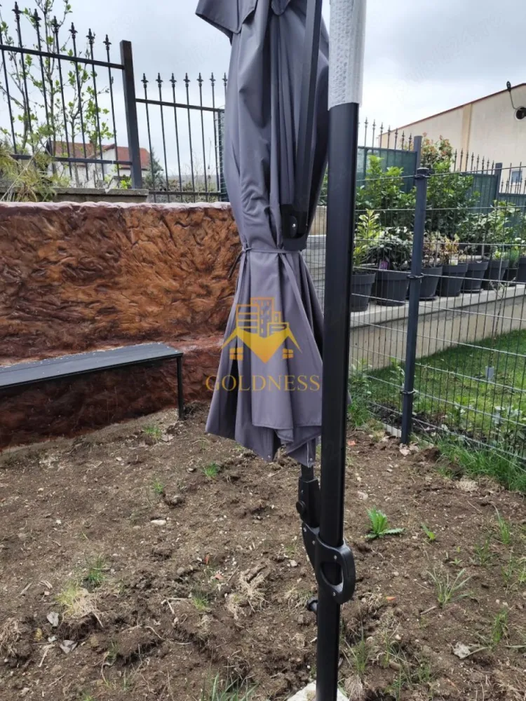 2 camere, Bloc nou, Parcare,Cartierul Manastur, Izlazului, Frunzișului - GOLDNESS Imobiliare vă propune spre închiriere un apartament cu 2 camere complet mobilat și utilat, la Parter într-un imobil din Cartierul Manastur.
Dispune de loc de parcare subteran!
Se află în apropierea stațiilor de transport în comun, magazine, restaurante, spații verzi, farmacii, etc. 

Apartamentul este compartimentat astfel:
 - dormitor cu pat matrimonial, dressing, noptiere
 - living cu canapea extensibilă 
 - bucătărie complet utilată și mobilată, loc de servit masa 
 - baie cu dus walkin, calorifer port prosop și dulap pentru depozitare.
 - gradina proprie 60mp.

Imobilul este dotat cu toate cele necesare- centrală proprie, frigider, aragaz, hotă, mașină de spălat haine, etc. 

Dacă sunteți interesați de acest apartament și doriți să îl vizionați, dar și pentru alte oferte nu ezitați să ne contactați telefonic sau prin e-mail. Vă stăm la dispoziție!
Pentru intermediere se percepe un comision de 50% din prețul chiriei!