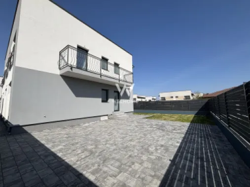 Casa nouă cu 4 camere și curte generoasă – Șelimbăr Triajului