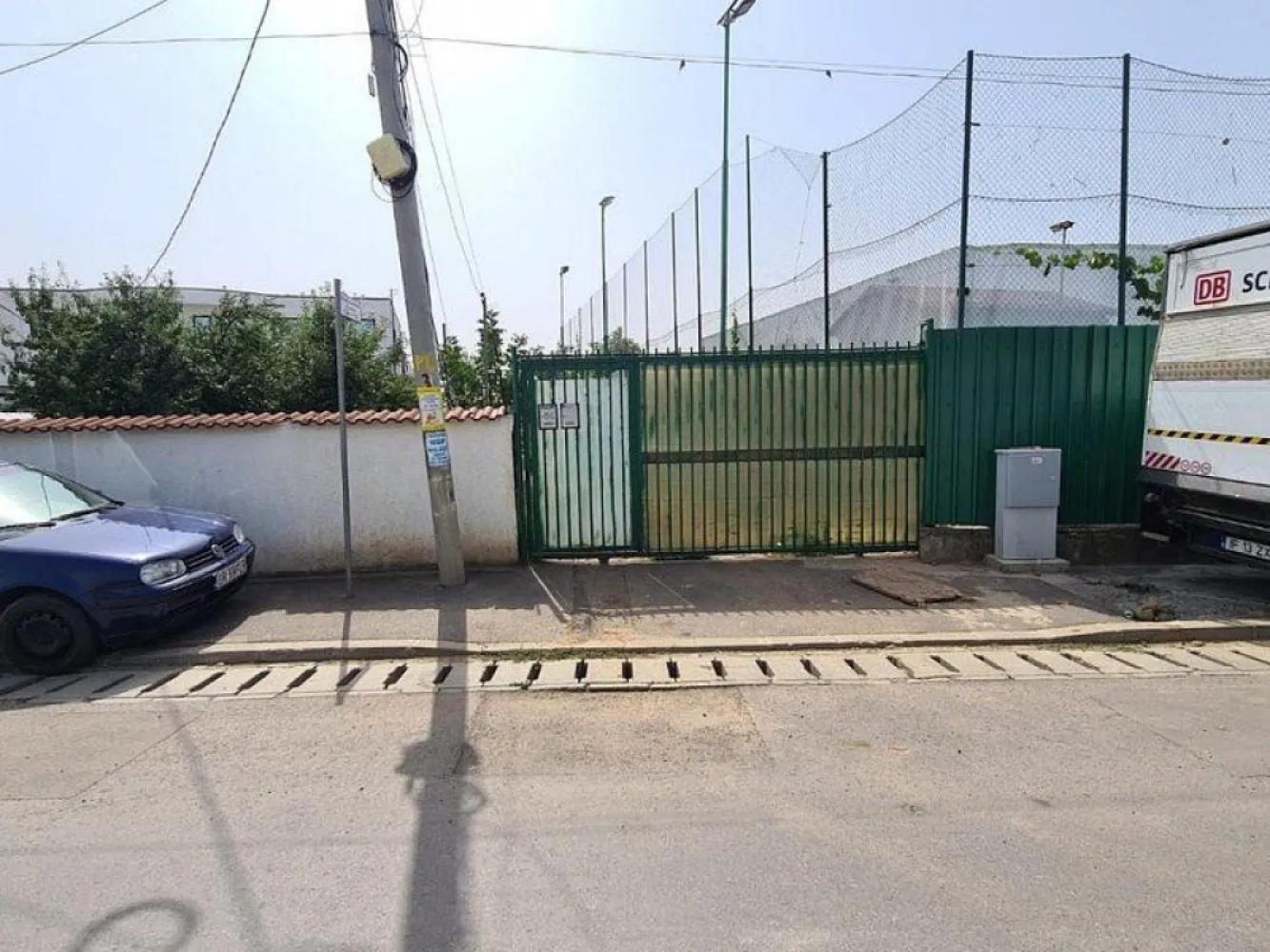 Bragadiru Str. Leordeni teren suprafata 400 mp - K Imobiliare propune in zona Sos. Alexandriei str. Leordeni , suprafata 400 mp , 17,86 ml deschidere la drum de servitute lat de 5 m , toate utilitatile , urbanism,P+2 , Pot 45% , Cut 1,5