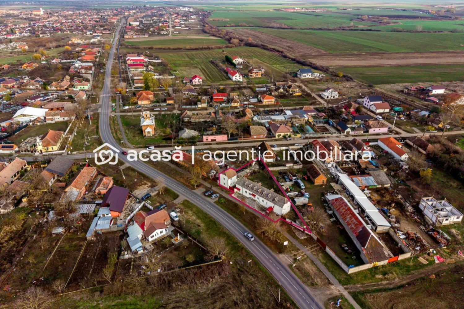 Clădire potrivită pentru proiecte educaționale sau de îngrijire - Propun spre vânzare un imobil cu destinație versatilă, amplasat într-o zonă liniștită, pe strada principală în Bodrogul nou, potrivit pentru activități sociale sau medical-rezidențiale. Proprietatea se remarcă prin compartimentarea ce permite amenajarea unui azil de bătrâni, centru de îngrijire, centru pentru copii sau alte funcțiuni similare.

Caracteristici principale ale proprietății:
Suprafață utilă: 500 mp
Suprafață construită desfășurată: 574 mp
Amprentă la sol: 168 mp
Suprafață teren: 762 mp

Potrivit pentru:
Azil de bătrâni
Centru de zi sau centru rezidențial pentru copii
Centru de recuperare
Clinici sau servicii medicale
Instituții educaționale private

Pentru orice întrebări sau pentru a programa o vizionare, vă rog să mă contactați.

📞 0742267773
Szuchanszki Andreea consultant imobiliar

Nu dispui de toată suma? Te ajutăm noi gratuit! Îți obținem oferte de la 16 bănci.

Ai o proprietate de vânzare în Arad și vrei să știi cât valorează cu adevărat?
Sună-mă pentru o evaluare gratuită, fără obligații.

Birou: ACASĂ | Agenție imobiliară Arad
Bulevardul Decebal 2, Arad 310133