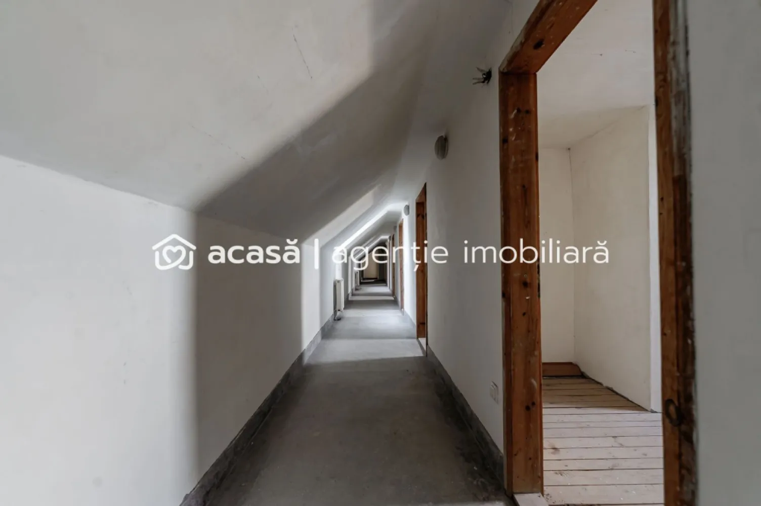 Clădire potrivită pentru proiecte educaționale sau de îngrijire