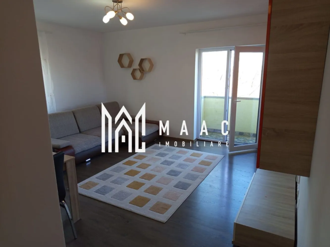 Apartament 3 camere | Etaj 1 | Balcon | Arhitectilor - MAAC Imobiliare vă prezintă spre vânzare un apartament cu 3 camere situat în cartierul Arhitecților. Caracteristici: Suprafață utilă de 76 mp 2 Balcoane, unul de 5.05 mp si altul de 2.91 mp Anul de constructie: 2016 Centrala termică proprie cu calorifere. Dotări și beneficii: Apartamentul se vinde complet mobilat și utilat Mașină de spălat, frigider și aragaz incluse Mobilier complet, pregătit pentru mutare imediată. Localizare: În apropiere se află benzinărie Euroil, supermarketuri, magazine mixte, bancă, școală generală, fast-food și farmacie. Pentru mai multe detalii precizati telefonic ca ati vazut anuntul cu ID: CP2862333 }}