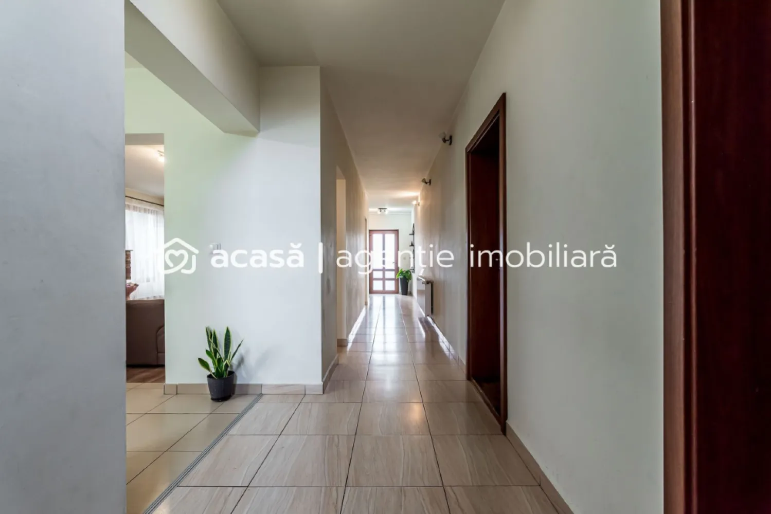 VILĂ MODERNĂ CU PISCINĂ, SAUNĂ- COMISION 0% – ARADUL NOU