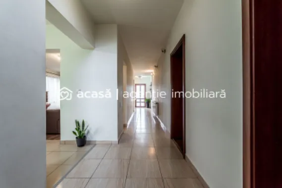 VILĂ MODERNĂ CU PISCINĂ, SAUNĂ- COMISION 0% – ARADUL NOU