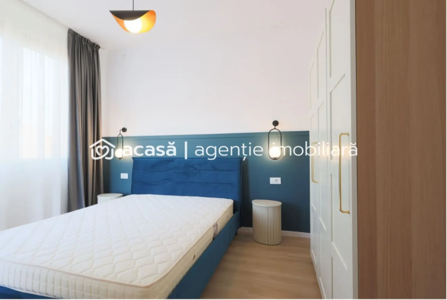 De vanzare PENTHOUSE într-un bloc nou marca ARED Comision 0% - 📅 Din 01 septembrie 2025 se lanseaza cel mai nou proiect rezidențial ARED – Arad
Comision 0% – direct de la dezvoltator
🔑 Caracteristici principale:
Bloc nou, semnat ARED, situat în proximitatea AFI Arad
4 căi de acces către principalele zone ale orașului
Eficiență energetică ridicată – termoizolație exterioară de 20 cm
TERASĂ MARE – spațiu de relaxare privat
Parc multisport 16.000 mp la dispoziția rezidenților
🏠 Stadiu de predare:
Semifinisat – ideal pentru personalizare după gust
Posibilitate de livrare mobilat & utilat la cheie – gata pentru locuire sau închiriere imediată
Avantaje pentru cumpărători:
Ideal pentru familii care își doresc confort, siguranță și acces rapid la facilități
Oportunitate pentru investitori, datorită cererii crescute în zona AFI Arad
Comision 0% – achiziție directă, fără costuri suplimentare

Lucian Marc, 0746093329, Consultant Imobiliar Ared
Birou: ACASA | Agentie Imobiliara Arad
Adresa: Bulevardul Decebal 2, Arad 310133