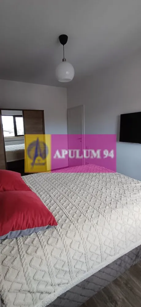 Apartament 3 camere 53mp Metrou Aparatorii Patriei [loc parcare inclus - Vă propunem spre vanzare un apartament de 3 camere, situat într-o zonă deosebit de atractivă, la 600 de metrii de stația de METROU APARATORII PATRIEI.
Apartamentul este locat intr-un bloc cu 8 apartamente din anul 2022, este semidecomandat - centrala proprie, etaj 3/3, se predă mobilat și utilat, perfect pentru familii sau investitori în căutarea unei locuințe moderne, cu acces rapid la toate facilitățile urbane. Compartimentare: living-bucătărie, 2 dormitoare luminoase, baie. 
Dispune de un loc de parcare inclus in pret (fix in fata scarii).
Avantajele zonei:
Acces la transportul public: Stațiile de metrou se află la 7 minute de mers pe jos, iar stațiile de metrou se află la 7 minute de mers pe jos, asigurând legături rapide cu toate zonele importante din București
Aproape de Grand Arena pentru shopping si distractie, Kaufland, Carrefour, Lidl, Hornbach, Metro, Auchan si Jumbo pentru cumparaturi rapide si convenabile..
Infrastructura educationala si medicala excelenta: scoli, gradinite, si clinici medicale in apropiere, oferindu-va linistea necesara pentru familia dumneavoastra. In vecinatate se afla supermarketuri, restaurante, cafenele si centre de fitness, oferindu-va toate facilitatile la indemana. Cartier sigur si bine intretinut, ideal pentru familii, cu acces rapid la centrele de interes urban, dar si liniste si siguranta. 
Acest apartament este o oportunitate excelenta pentru cei care doresc un stil de viata activ, dar si linistit, in mijlocul unui cartier verde si bine conectat.
Proprietatea este disponibila imediat.
Comision agentie 3% + tva din pretul de vanzare.
Pentru mai multe detalii sau pentru a programa o vizionare, nu ezitati sa ne contactati – Cristi/ Apulum 94/ Tel. Mobil: (004) 0733683462 !
