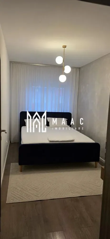 Apartament 3 camere | 60 MPU | Etaj 2 | Balcon | Magnolia Residence - MAAC Imobiliare vă propune spre vânzare un apartament complet mobilat si utilat, situat în ansamblul Magnolia Residence, la etajul 2/8 al unui bloc nou cu lift. Detalii și compartimentare: Suprafață utilă: 60 mp Balcon: 11 mp Etaj: 2 / 8 3 camere (living + 2 dormitoare) 1 baie complet utilată Bucătărie separată și complet echipată Dotări și finisaje: Cartier supravegheat video Lift (capacitate 6 persoane) Geamuri termopan Rolete exterioare din aluminiu umplute cu spumă izolantă (la dormitoare) Izolație exterioară – polistiren 10 cm Parchet laminat Centrală termică în condensare Vaillant Internet fibră optică Bucătărie complet echipată: Cuptor electric, plită pe gaz din sticlă, cuptor cu microunde Mașină de spălat vase Frigider incorporat Chiuvetă ceramică Mobilier din MDF realizat la comandă Living: Colțar extensibil cu ladă de depozitare Zonă TV cu mască din lemn pentru ascunderea cablurilor Primul dormitor: Pat matrimonial cu saltea din spumă cu memorie și control al umidității. Al doilea dormitor: Dulap realizat la comandă până în tavan, cu uși placate cu oglindă Pat extensibil 160x230 Baie: Mașină de spălat și uscător de haine Cada cu panou din sticlă securizată Pentru mai multe detalii precizati telefonic ca ati vazut anuntul cu ID: CP2764952 }}