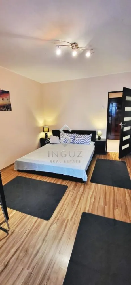Garsonieră de închiriat – Titan / IOR, București - Garsonieră de închiriat – Titan / IOR, București
350 € / lună | 30 mp | etaj 5

Proprietar, închiriez garsonieră mobilată și utilată complet, situată în zona Titan, foarte aproape de metrou și Parcul IOR.

Locuința este ideală pentru o persoană sau un cuplu, într-o zonă liniștită și bine conectată.

• 30 mp
• Etaj 5
• Mobilată complet
• Bucătărie utilată
• Aproape de metrou Titan
• Aproape de Parcul IOR

Zonă excelentă cu acces rapid la transport, magazine și spații verzi.
Pentru mai multe detalii sau vizionare, vă rugăm să ne contactați.

استوديو للإيجار – تيتان / IOR، بوخارست
350 € / شهر | 30 متر مربع | الطابق 5

من المالك، شقة استوديو مفروشة ومجهزة بالكامل للإيجار، تقع في منطقة تيتان، قريبة جداً من مترو الأنفاق ومنتزه IOR.

الشقة مناسبة لشخص واحد أو زوجين، في منطقة هادئة ومتصلة بشكل جيد.

• 30 متر مربع
• الطابق 5
• مفروشة بالكامل
• مطبخ مجهز
• قريب من مترو تيتان
• قريب من منتزه IOR

منطقة ممتازة مع وصول سريع إلى المواصلات والمتاجر والمساحات الخضراء.
للمزيد من التفاصيل أو لتحديد موعد للمعاينة، يرجى التواصل معنا.