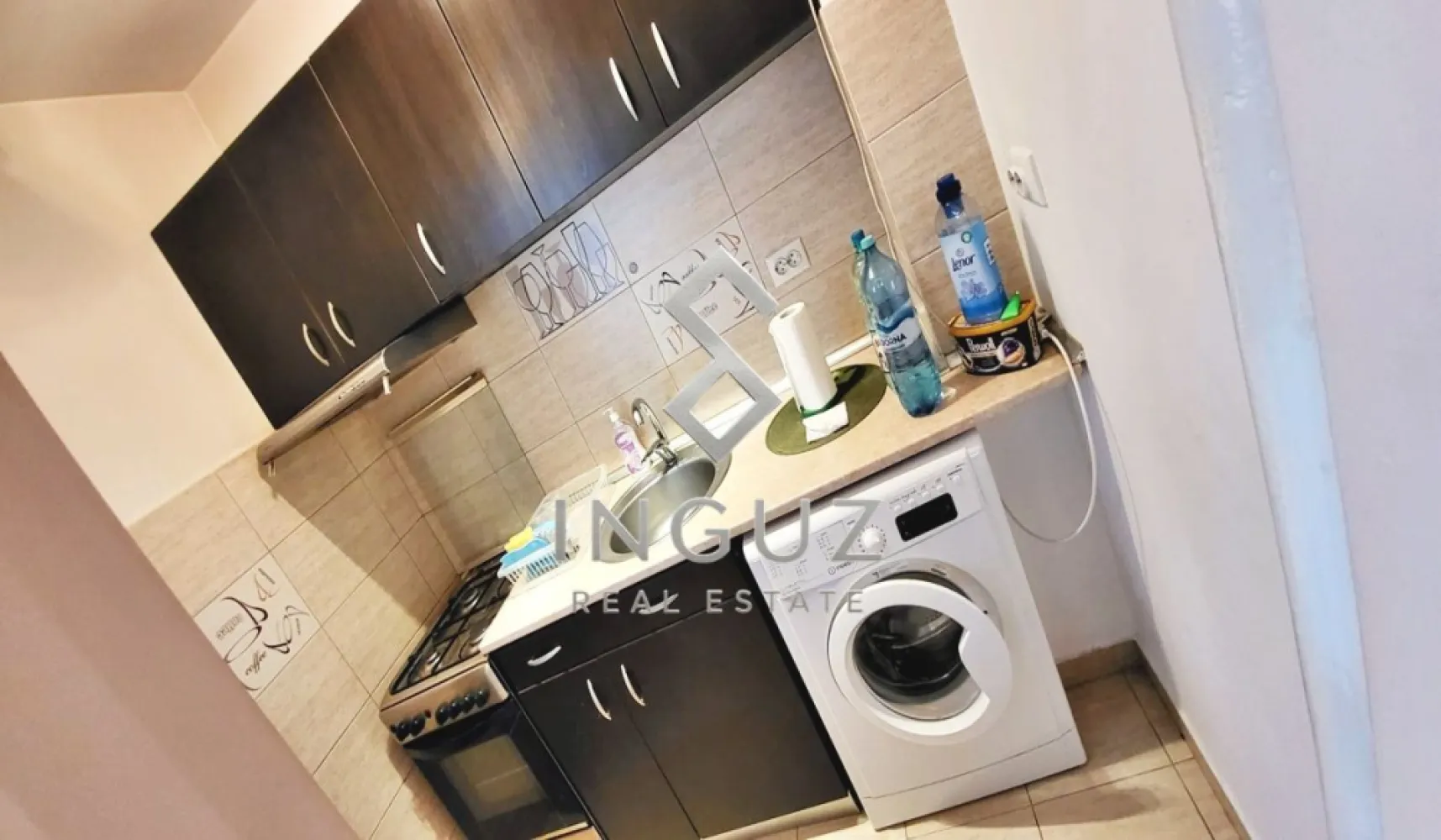 Garsonieră de închiriat – Titan / IOR, București - Garsonieră de închiriat – Titan / IOR, București
350 € / lună | 30 mp | etaj 5

Proprietar, închiriez garsonieră mobilată și utilată complet, situată în zona Titan, foarte aproape de metrou și Parcul IOR.

Locuința este ideală pentru o persoană sau un cuplu, într-o zonă liniștită și bine conectată.

• 30 mp
• Etaj 5
• Mobilată complet
• Bucătărie utilată
• Aproape de metrou Titan
• Aproape de Parcul IOR

Zonă excelentă cu acces rapid la transport, magazine și spații verzi.
Pentru mai multe detalii sau vizionare, vă rugăm să ne contactați.

استوديو للإيجار – تيتان / IOR، بوخارست
350 € / شهر | 30 متر مربع | الطابق 5

من المالك، شقة استوديو مفروشة ومجهزة بالكامل للإيجار، تقع في منطقة تيتان، قريبة جداً من مترو الأنفاق ومنتزه IOR.

الشقة مناسبة لشخص واحد أو زوجين، في منطقة هادئة ومتصلة بشكل جيد.

• 30 متر مربع
• الطابق 5
• مفروشة بالكامل
• مطبخ مجهز
• قريب من مترو تيتان
• قريب من منتزه IOR

منطقة ممتازة مع وصول سريع إلى المواصلات والمتاجر والمساحات الخضراء.
للمزيد من التفاصيل أو لتحديد موعد للمعاينة، يرجى التواصل معنا.