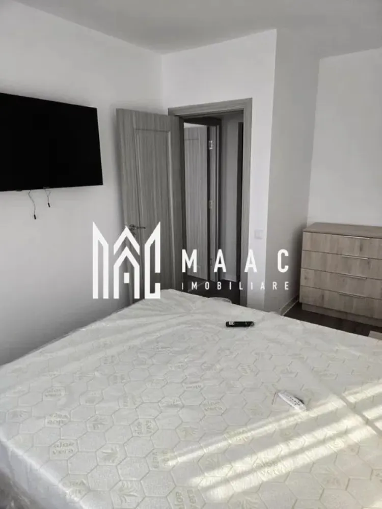Apartament 3 camere | 2 Bai | Zona Strand - MAAC Imobiliare vă propune spre închiriere un apartament modern cu 3 camere, situat într-o zonă liniștită iar in apropiere sunt principalele puncte de interes ale orașului.

Locuința dispune de o suprafață utilă de 70 mp și este compartimentată eficient, oferind confort și funcționalitate: living spațios și luminos, două dormitoare, bucătărie complet utilată, două băi și spații generoase de depozitare.

Apartamentul este amenajat cu mobilier de calitate și beneficiază de un ambient primitor, ideal pentru o familie, un cuplu sau persoane care își doresc un spațiu elegant și practic.

Printre avantajele proprietății se numără:
• suprafață generoasă de 70 mp utili
• 3 camere decomandate
• 2 băi
• bucătărie complet mobilată și utilată
• zonă accesibilă, aproape de magazine, școli, mijloace de transport și alte puncte de interes

Pentru mai multe detalii sau pentru programarea unei vizionări, echipa MAAC Imobiliare vă stă la dispoziție.

Pentru informații suplimentare, menționează codul ID: CP3096517