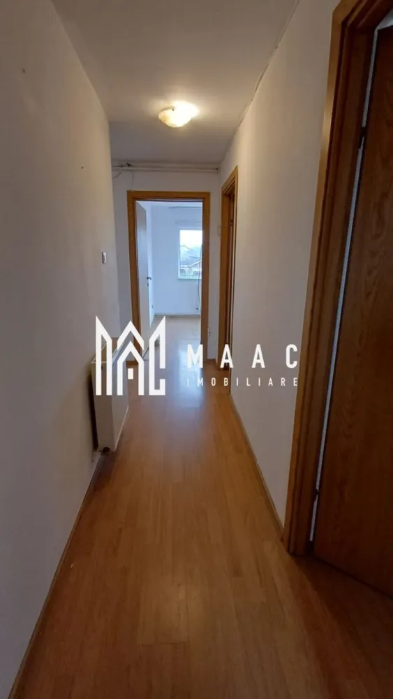 Apartament 3 camere | Etaj 1 | 67MPU | 3 Stejari - MAAC Imobiliare oferă spre închiriere un apartament cu 3 camere, situat la etajul 1 al unui imobil îngrijit. Apartamentul are o suprafață utilă de 67 mp, este partial mobilat și dispune de: balcon generos, bucătărie cu ieșire pe balcon, si baie spațioasă. Locație excelentă, aproape de stațiile de autobuz, magazine și alte facilități urbane. Ideal pentru cei care își doresc o locuință luminoasă, într-o zonă liniștită și bine conectată. Conditii de inchiriere: Se percepe garantie in coantumul unei chirii lunare. Nu sunt acceptate animale si straini. Pentru mai multe detalii sau programarea unei vizionari contactati Maac Imobiliare, specificand ID: 2798828 }}