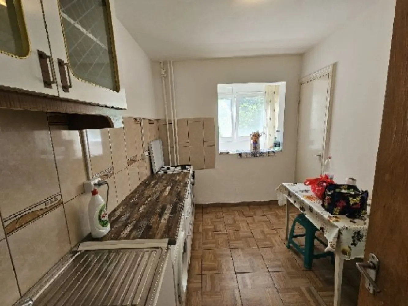 Dristor apartament 2 camere mobiliat si utilat - K Imobiliare propune pe str. Adrian Carstea apartament 2 camere, etaj 2, bloc reabilitat, mobilat si utilat