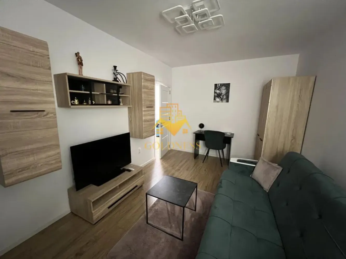 2 camere, decomandate, modern,bloc nou,garaj,Marasti, Junior Residence - GOLDNESS Imobiliare vă propune spre închiriere un apartament cu 2 camere open-space complet mobilat și utilat, la etajul 1 într-un imobil de 6 etaje, în Cartierul Iris, Zona Sobarilor. - Junior Residence.
Dispune de loc de parcare subterana.
Se află în apropierea stațiilor de transport în comun, magazine, restaurante, spații verzi, farmacii, etc. 

Apartamentul este compartimentat astfel:
 - dormitor cu pat matrimonial, dressing, noptiere
 - dormitor cu canapea extensibila, masuta pentru cafea, spatiu pentru depozitare, TV
 - bucatarie complet mobilata, utilata, loc de luat masa
 - baie cu dus walk-in, calorifer port prosop și dulap pentru depozitare.
 - balcon deschis de 6 mp.

Imobilul este dotat cu toate cele necesare- centrală proprie, frigider, aragaz, hotă, mașină de spălat haine, aer conditionat, etc. 

Dacă sunteți interesați de acest apartament și doriți să îl vizionați, dar și pentru alte oferte nu ezitați să ne contactați telefonic sau prin e-mail. Vă stăm la dispoziție!
Pentru intermediere se percepe un comision de 50% din prețul chiriei!