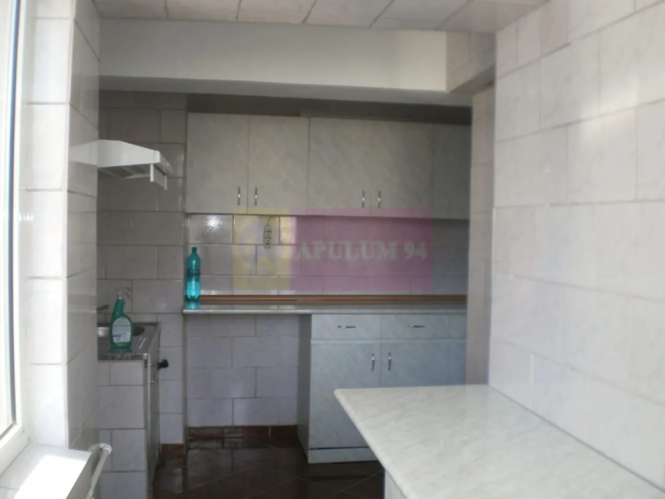Apartament 3 camere pe bd Decebal - Va oferim spre vanzare apartament de 3 camere pe bd Decebal stradal, la etajul 4/8, cu vederea la bulevard si pe spate, cu 2 grupuri sanitare. 
Pentru detalii si vizionari contactati agentul Dona Camelia 0733683461