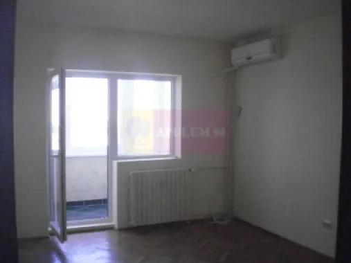 Apartament 3 camere pe bd Decebal