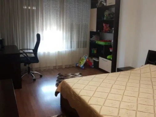 Apartament cu doua camere, mobilat si utilat - Str Tecuci, T-uri