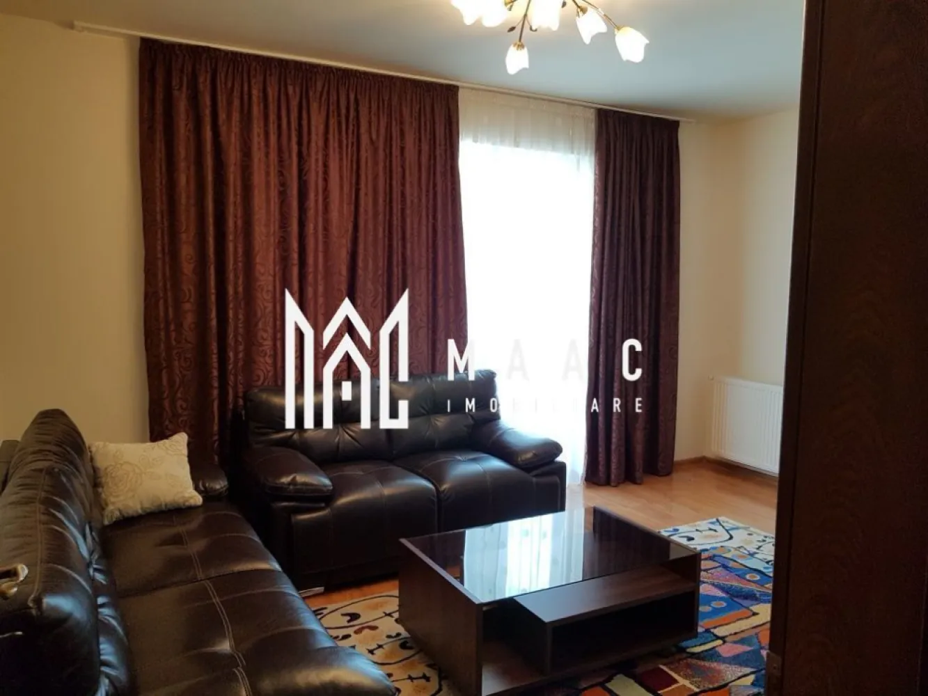 Apartament | Decomandat | 49 MPU | 2 camere | Balcon | Lazaret - Maac Imobiliare vă propune spre închiriere un apartament cu 2 camere, decomandat, situat într-o zonă liniștită și bine conectată a orașului, cu acces facil la școală, grădiniță, magazine și stații de autobuz, ideal pentru un stil de viață confortabil și practic. Locuința este complet mobilată și utilată, fiind pregătită pentru mutare imediată. Apartamentul beneficiază de o compartimentare eficientă, oferind un living luminos, un dormitor spațios, o bucătărie complet utilată, o baie bine întreținută, precum și un balcon, perfect pentru momente de relaxare. Un avantaj important îl reprezintă locul de parcare inclus, un real plus pentru confortul zilnic. Apartamentul se află la câteva minute de centrul orașului, oferind acces rapid către principalele puncte de interes urban. Datorită poziționării și facilităților oferite, această proprietate este ideală pentru un cuplu, o persoană singură sau o mică familie, care își dorește un apartament primitor, într-o zonă bine dezvoltată. Condiții de închiriere: Se percepe o garanție în cuantumul unei chirii lunare. Nu sunt acceptate animalele de companie. Pentru mai multe detalii și programarea unei vizionări, vă invităm să contactați Maac Imobiliare, specificând ID: CP2863414 }}