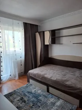 De inchiriat apartament cu 2 camere, Ireg, etajul 1, 450 euro