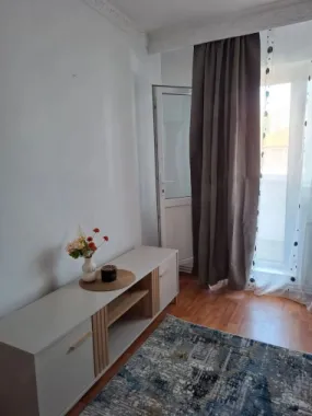 De inchiriat apartament cu 2 camere, Ireg, etajul 1, 450 euro