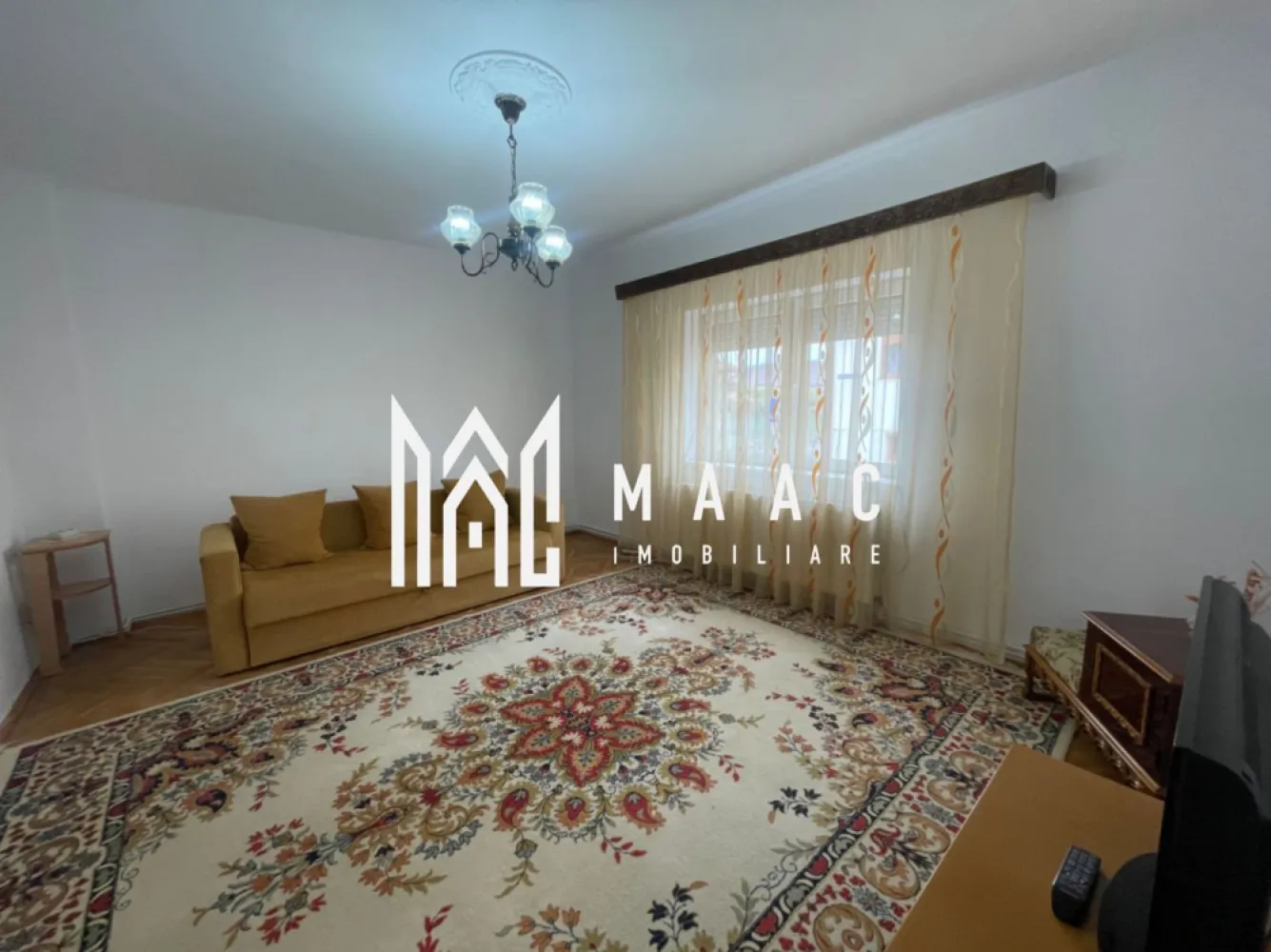 Casa 4 camere I Acces auto I Resita - MAAC Imobiliare vă propune spre închiriere o casa spațioasa, situata intr-o zona linistita in cartierul Resita.
Casa este decomandata, are o suprafață utilă de aproximativ 110 mp, pe doua niveluri.

Primul nivel are 3 camere, hol generos si baie.
La demisol -bucatarie, camera, hol, pivnita si camara.

Proprietatea dispune de curte individuala, cu loc de parcare si spatiu de relaxare.

Se percepe o garantie in cuantumul unei chirii lunare.

Disponibila imediat.

Pentru mai multe detalii sau programarea unei vizionări, nu ezitați să ne contactați specificand ID: CP3089720