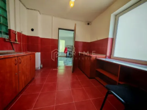 De Vânzare sau Închiriere: Clădire Mixtă (188 mp) cu Teren de 160 mp