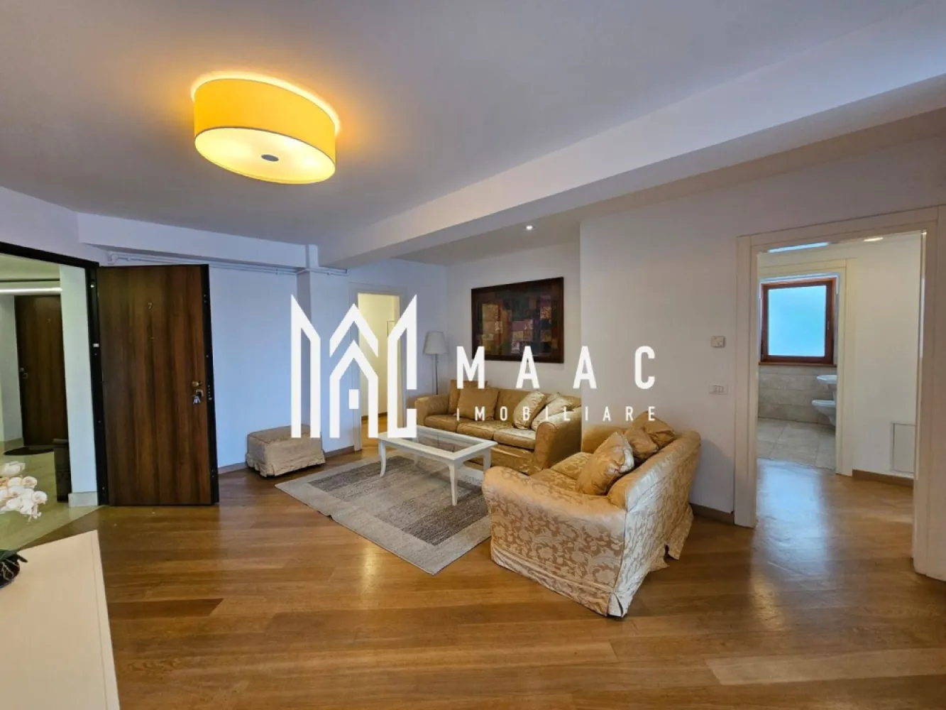 Apartament 3 camere I 2 bai I Garaj I Calea Dumbravi - MAAC Imobiliare vă propune spre închiriere un apartament spațios și elegant cu 3 camere, ideal pentru cei care își doresc confort, funcționalitate și un stil de viață modern. Locuința este compartimentată inteligent și dispune de 2 băi, perfecte pentru confortul întregii familii, precum și de 2 balcoane generoase, ideale pentru momente de relaxare.

Apartamentul beneficiază de finisaje de calitate, lumină naturală din abundență și un ambient primitor, fiind situat într-un imobil dotat cu lift pentru acces facil. În plus, proprietatea include loc de parcare în garaj subteran, oferind siguranță și comoditate.

O alegere excelentă pentru cei care caută un cămin modern, într-o locuință practică și bine organizată.
CP3097492
Pt mai multe detalii precizați că ați văzut anunțul cu ID CP3097492