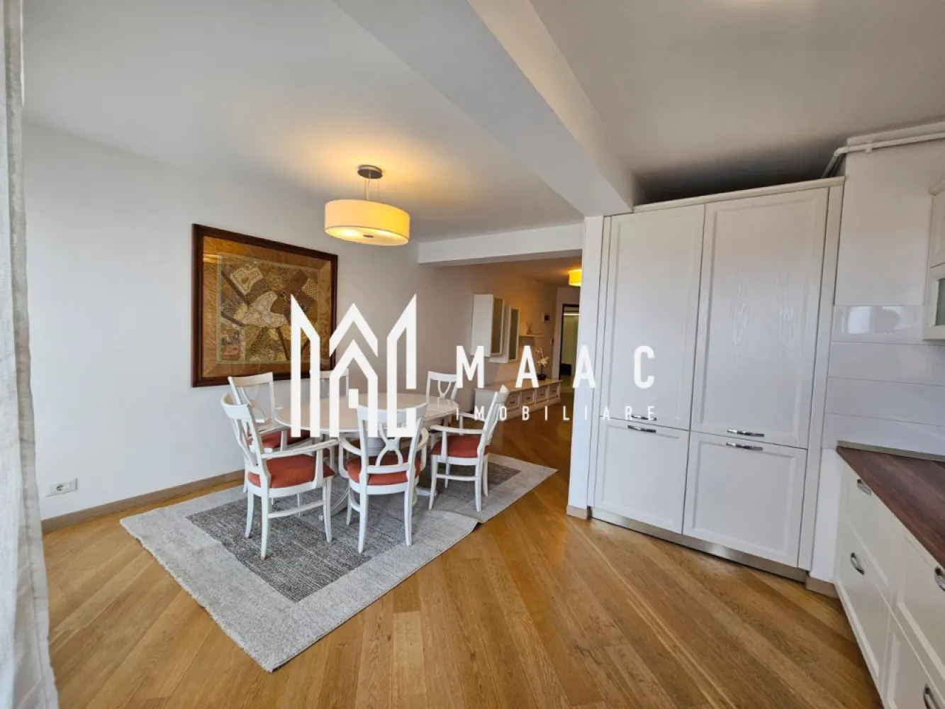 Apartament 3 camere I 2 bai I Garaj I Calea Dumbravi
