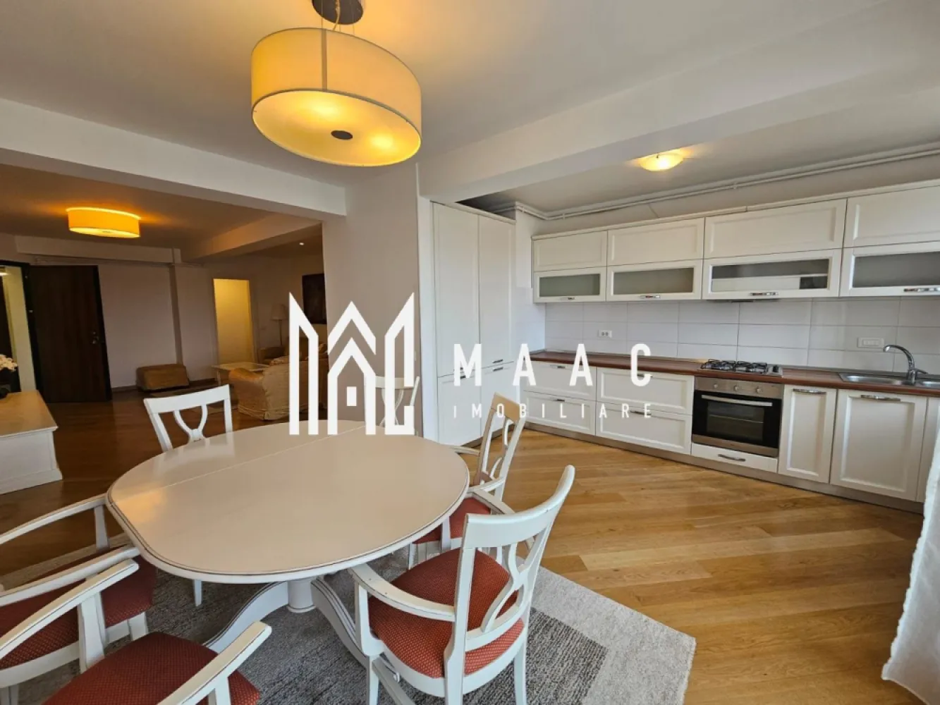 Apartament 3 camere I 2 bai I Garaj I Calea Dumbravi