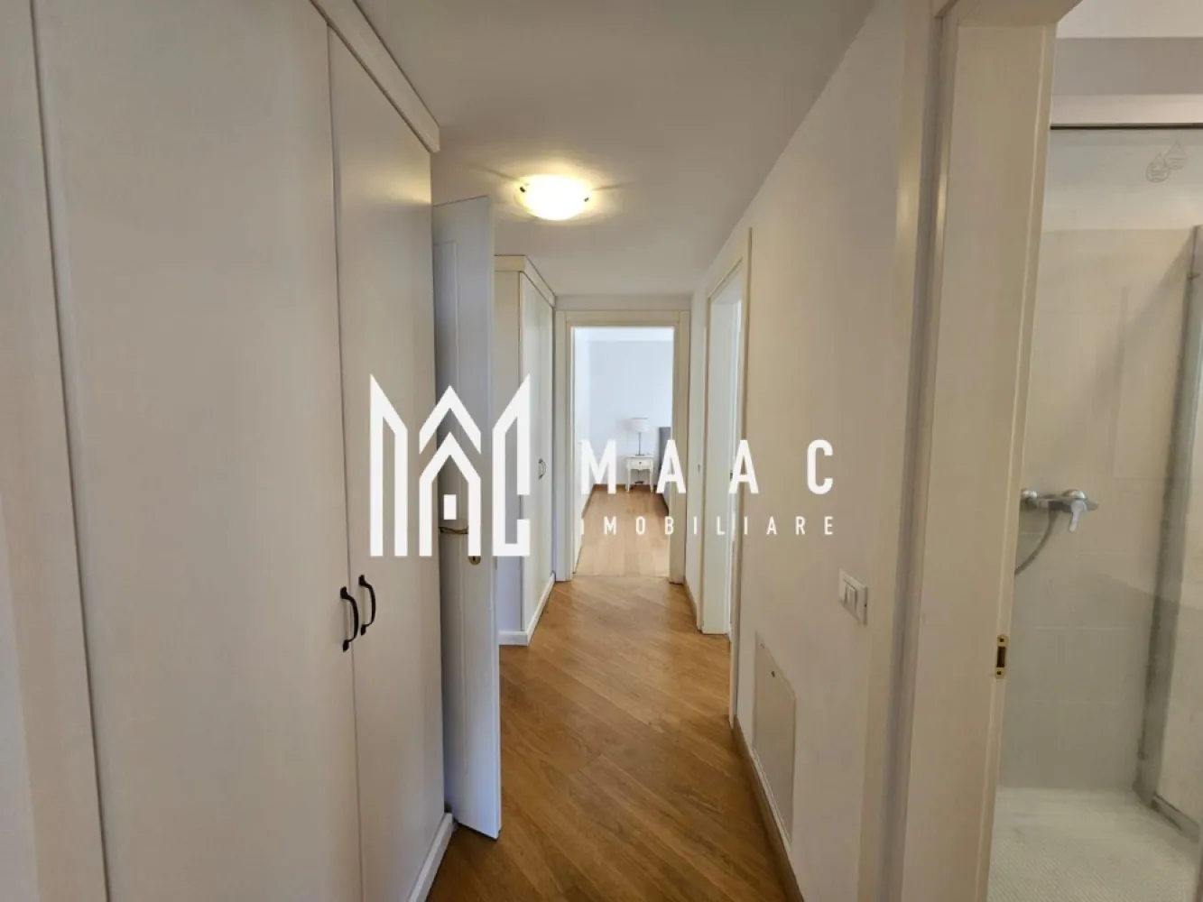 Apartament 3 camere I 2 bai I Garaj I Calea Dumbravi