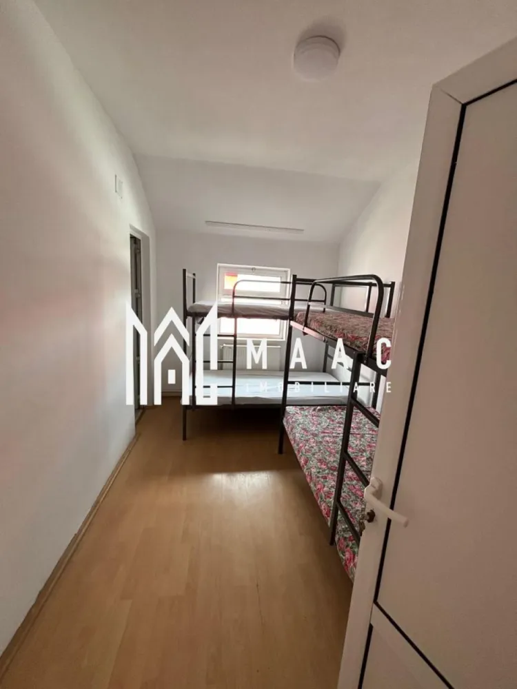 Cazare muncitori I 30 persoane I Simeria - MAAC Imobiliare va propune spre inchiriere Spațiu generos de 200 mp, situat în Simeria, ideal pentru grupuri mari, echipe de muncitori.Capacitate de cazare pentru până la 30 de persoane, cu 5 băi și bucătărie complet utilată, oferind tot confortul necesar!

Locația este excelentă: piața se află chiar lângă proprietate, restaurant vis-a-vis, iar cofetăria la parter — tot ce ai nevoie la doar câțiva pași distanță.

Preț: 200€ / luna/persoana/ toate taxele incluse(apa,curent ,gaz

Pentru mai multe detalii precizati ca ati vazut anuntul cu ID CP3097571