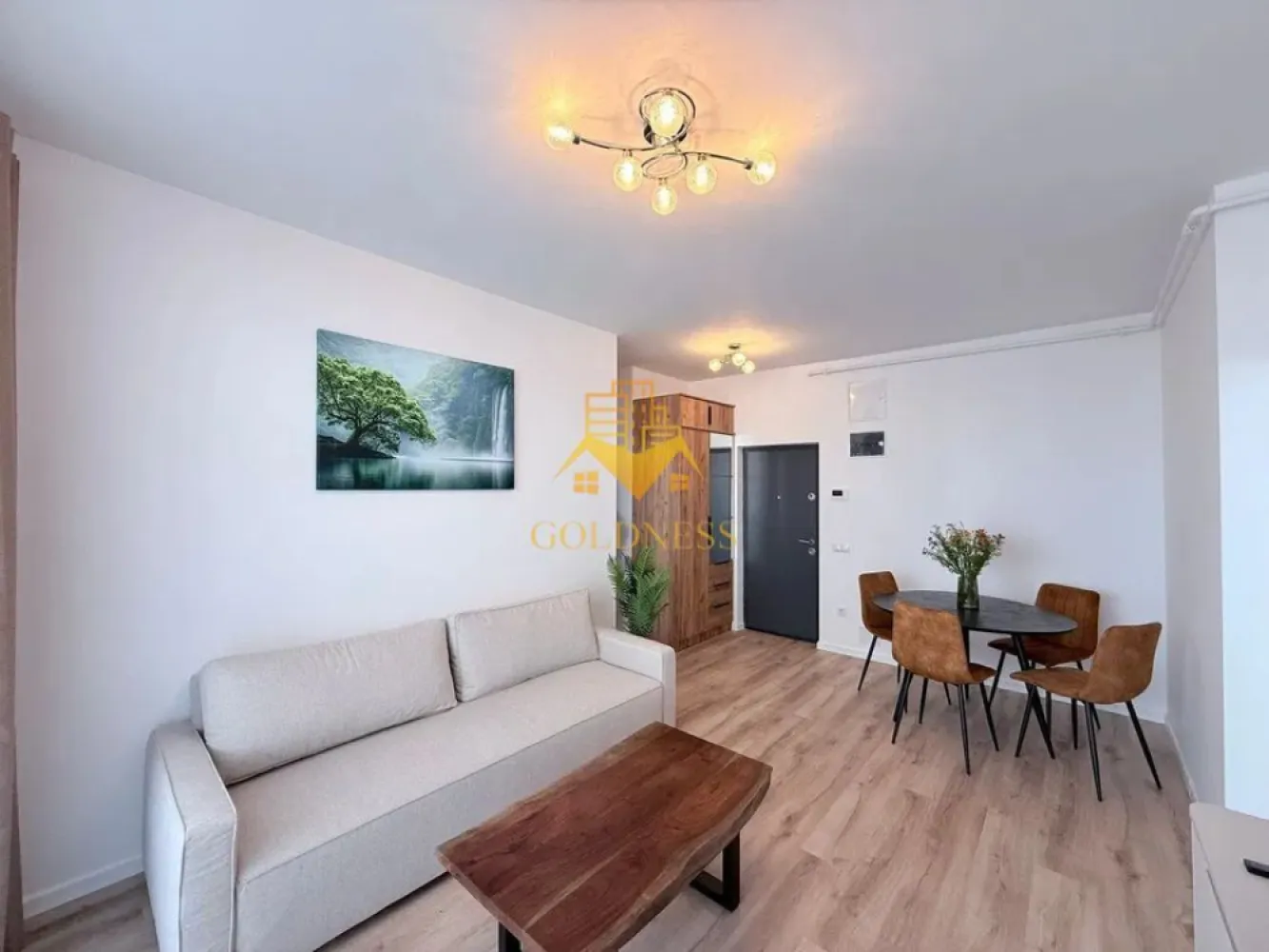 2 camere open space, Pet Friendly, Parcare, Zona Cetatii, Floresti - GOLDNESS Imobiliare vă propune spre închiriere un apartament cu 2 camere complet mobilat și utilat, la etajul 1 într-un imobil de 4 etaje, în Floresti.
Dispune de loc de parcare subteran!
Se accepta doar animale de talie mica!
Se află în apropierea stațiilor de transport în comun, magazine, restaurante, spații verzi, farmacii, etc. 

Apartamentul este compartimentat astfel:
 - dormitor cu pat matrimonial, dulap, noptiere
 - living cu bucatarie open space complet utilată și mobilată, canapea, loc de servit masa 
 - baie cu dus walk-in, calorifer port prosop și dulap pentru depozitare.
 - terasa de 11 mp.

Imobilul este dotat cu toate cele necesare- centrală proprie, frigider, aragaz, hotă, mașină de spălat haine, etc. 

Dacă sunteți interesați de acest apartament și doriți să îl vizionați, dar și pentru alte oferte nu ezitați să ne contactați telefonic sau prin e-mail. Vă stăm la dispoziție!
Pentru intermediere se percepe un comision de 50% din prețul chiriei!
