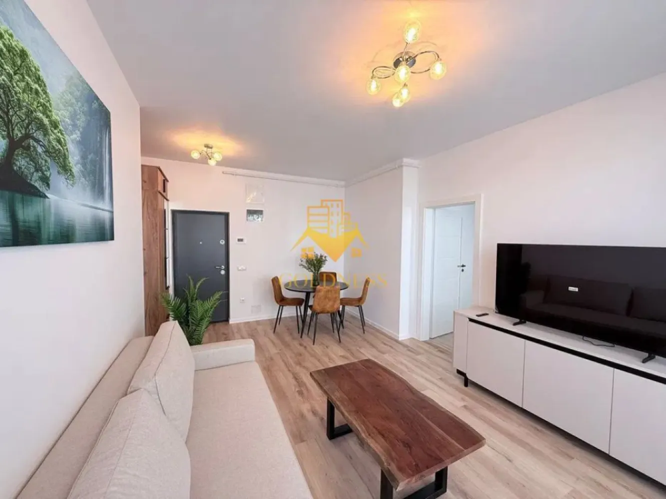 2 camere open space, Pet Friendly, Parcare, Zona Cetatii, Floresti - GOLDNESS Imobiliare vă propune spre închiriere un apartament cu 2 camere complet mobilat și utilat, la etajul 1 într-un imobil de 4 etaje, în Floresti.
Dispune de loc de parcare subteran!
Se accepta doar animale de talie mica!
Se află în apropierea stațiilor de transport în comun, magazine, restaurante, spații verzi, farmacii, etc. 

Apartamentul este compartimentat astfel:
 - dormitor cu pat matrimonial, dulap, noptiere
 - living cu bucatarie open space complet utilată și mobilată, canapea, loc de servit masa 
 - baie cu dus walk-in, calorifer port prosop și dulap pentru depozitare.
 - terasa de 11 mp.

Imobilul este dotat cu toate cele necesare- centrală proprie, frigider, aragaz, hotă, mașină de spălat haine, etc. 

Dacă sunteți interesați de acest apartament și doriți să îl vizionați, dar și pentru alte oferte nu ezitați să ne contactați telefonic sau prin e-mail. Vă stăm la dispoziție!
Pentru intermediere se percepe un comision de 50% din prețul chiriei!