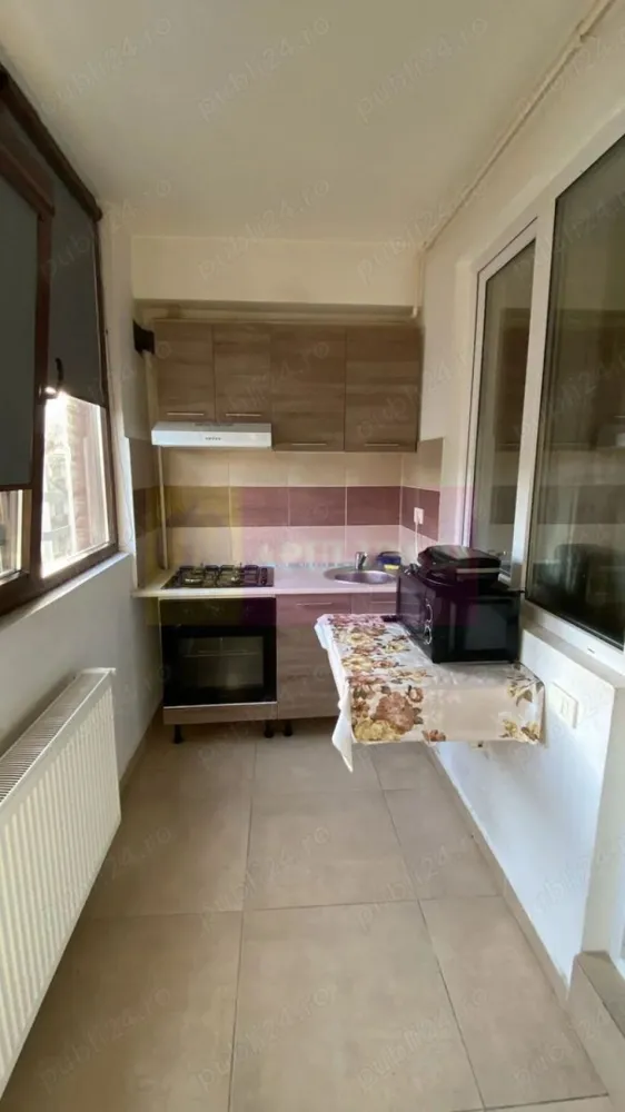 Garsoniera Militari Residence OFERTA - Agentia Imobiliara Apulum 94, va ofera spre vanzare 
Garsoniera situata in Complexul Militari Rezident, Str Sg ilie Petre nr 86 Chiajna Ilfov cu o suprafata de 32 mp. Et 7. din 8. 
An de constructie 2018. 
Garsoniera dubla confort 1 semi decomandata. cu centrala proprie, aer conditionat.geam termopan..
 Supraveghere video strada,bloc, scara. 
Aproape de Mall Militari Rezident . ...Auchan.Multe magazine in capatul srazi.
Statia de autobuz la 50 de m de bloc .
Pretul nu este negociabil