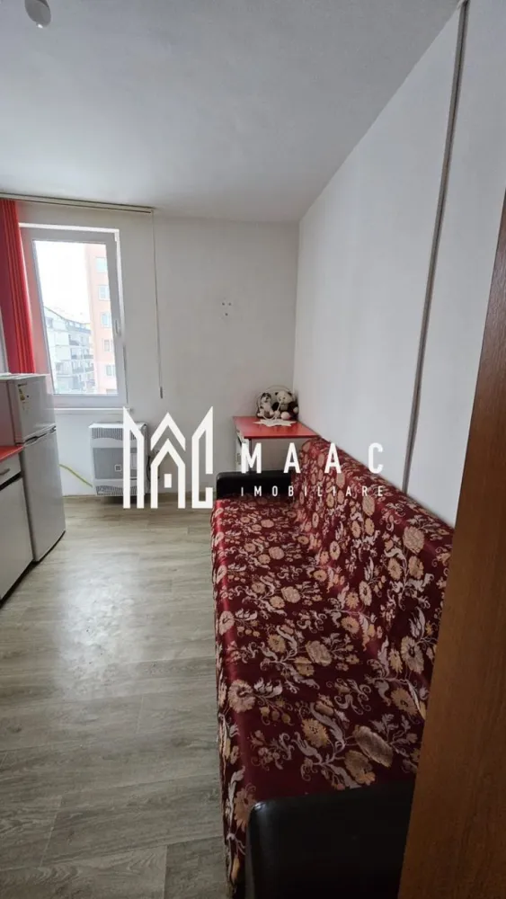 Garsoniera I Etaj 2 I Renovat I Hipodrom - MAAC Imobiliare vă propune spre achiziție o garsonieră situată într-o zonă convenabilă din cartierul Hipodrom, perfectă pentru cei care caută o locuință compactă la un preț minim. Cu o suprafață utilă de 12 mp, această garsonieră este amplasată la etajul 2 al unui bloc de garsoniere, fiind mobilată și utilată, gata pentru locuit. Grupul sanitar este comun pe fiecare palier, iar proprietatea este racordată la toate utilitățile necesare. Achiziția se poate face prin aport financiar propriu, reprezentând o oportunitate excelentă pentru cei care doresc o investiție accesibilă. Aceasta poate fi alegerea perfectă pentru un spațiu eficient și practic. Pentru mai multe detalii sau programarea unei vizionări, nu ezitați să ne contactați, specificând: ID: CP2863031 }}