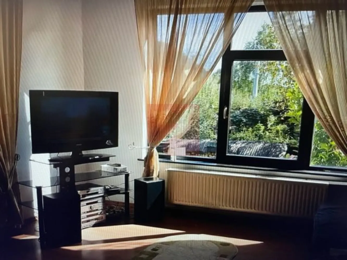 O proprietate de exceptie la Corbi, 18 ha, izvor, lac, pastravarie