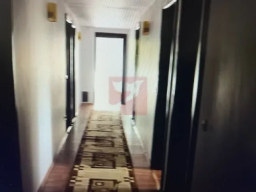 O proprietate de exceptie la Corbi, 18 ha, izvor, lac, pastravarie