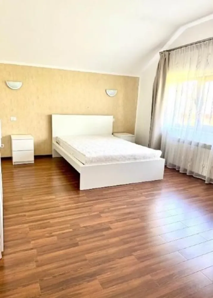 BRASADAS vinde vila cu piscină 6 cam Iancu Nicolae PIPERA.