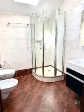 BRASADAS vinde vila cu piscină 6 cam Iancu Nicolae PIPERA.