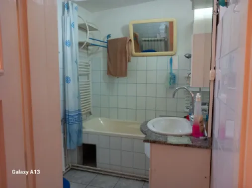 BRASADAS vinde casa 2 cam cu etaj 6 ari zona Bercu Rosu.