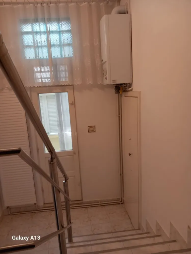 BRASADAS vinde casa 2 cam cu etaj 6 ari zona Bercu Rosu.