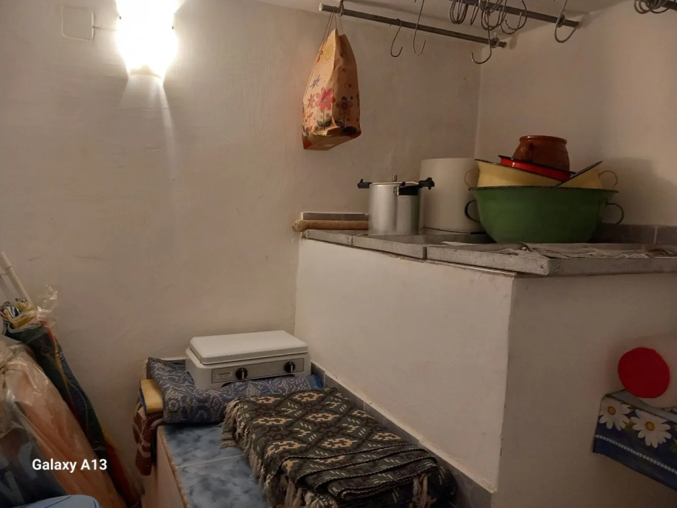 BRASADAS vinde casa 2 cam cu etaj 6 ari zona Bercu Rosu.