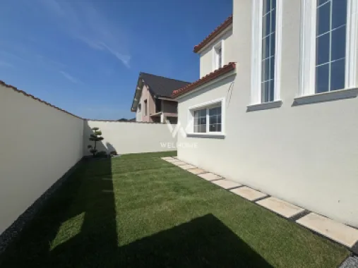 Vila EXCLUSIVISTA cu Piscina, Garaj si 3 Terase