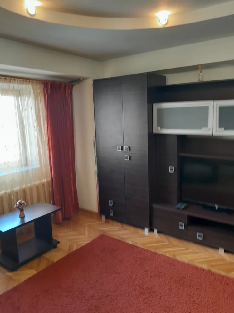 PF, vând apartament cu o camera - Vând apartament 1 cameră, mobilat complet, utilat, cu acces direct la magazine, bănci, restaurante, mijloace de transport în comun; etaj 2, Manastur, Cluj Napoca! Preț 119 000 euro, negociabilDetalii la nr de telefon: 0745589705