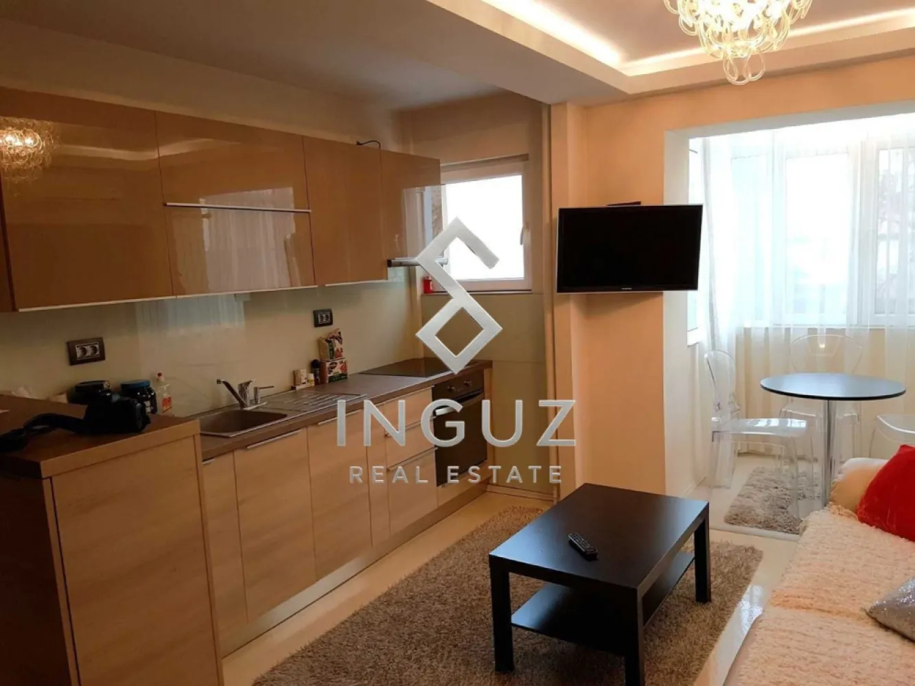 Apartament 2 camere de închiriat – Floreasca, București - Apartament 2 camere de închiriat – Floreasca, București ⬇️ العربية ⬇️
480 € / lună | 47 mp | etaj 1

Apartament cochet și modern de 2 camere, situat în una dintre cele mai verzi și exclusiviste zone din București – Floreasca.
Complet mobilat și utilat, amenajat inteligent pentru confort și funcționalitate de zi cu zi.

• 47 mp
• Etaj 1
• Living luminos
• Dormitor confortabil
• Mobilat și utilat complet
• Dressinguri și spații generoase de depozitare
• Bucătărie complet echipată
• Aer condiționat
• Geamuri termopan
• Zonă liniștită și verde

Locație excelentă, aproape de restaurante, cafenele, magazine și mijloace de transport.
Pentru mai multe detalii sau vizionare, vă rugăm să ne contactați.

شقة غرفتين للإيجار – فلوريسكا، بوخارست
480 € / شهر | 47 متر مربع | الطابق 1

شقة مميزة وحديثة مكونة من غرفتين، تقع في واحدة من أرقى وأكثر المناطق خضرة في بوخارست – فلوريسكا.
الشقة مفروشة ومجهزة بالكامل، وتم تصميمها بشكل عملي ومريح للحياة اليومية.

• 47 متر مربع
• الطابق 1
• غرفة معيشة مشرقة
• غرفة نوم مريحة
• مفروشة ومجهزة بالكامل
• مساحات تخزين واسعة
• مطبخ مجهز بالكامل
• تكييف هواء
• نوافذ عازلة
• منطقة هادئة وخضراء

موقع ممتاز قريب من المطاعم والمقاهي والمحلات ووسائل النقل.
للمزيد من التفاصيل أو لتحديد موعد للمعاينة، يرجى التواصل معنا.