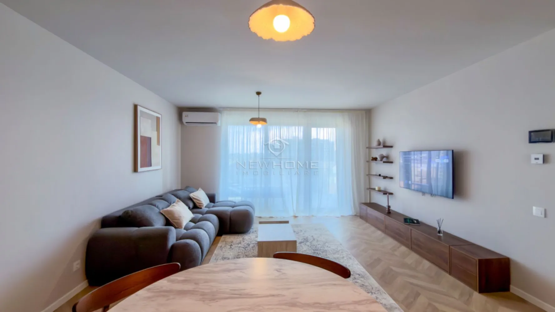 Apartament 2 camere PET FRIENDLY zona The Office - NewHOME Imobiliare ofera in EXCLUSIVITATE spre inchiriere apartament ultrafinisat cu 2 camere, PET FRIENDLY, amplasat la etajul 6 din 7 in Complexul Rezidential The Nest. Compartimentat astfel: hol intrare cu spatiu de depozitare, living open space impreuna cu bucataria, dormitor, baie, terasa. Pentru confortul Dvs. este dotat cu incalzire prin pardoseala, aer conditionat, masina de spalat rufe, masina de spalat vase, plita si cuptor electric, smart TV, frigider etc. Apartamentul dispunde de suprafata utila de 55 mp. + terasa de 10 mp. Loc de PARCARE subteran inclus in pret. Imobilul dispune de facilitati disponibile pentru toti locatarii: gradina, camera de joaca pentru copii, zona de co-working. Avand in vedere poziția si avantajele zonei este una de mare interes, fiind in apropiere de centrul orasului, mijloacele de transport in comun, magazine alimentare, scoli/ gradinite, farmacii, banci etc. Pentru mai multe informatii si pentru a programa o vizionare, contactati-ne cu incredere!