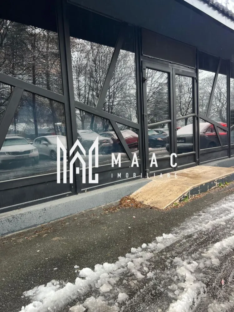 Spatiu Comercial | Ostroveni | Casa Stiintei - MAAC Imobiliare vă propune spre închiriere un spațiu comercial cu potențial excelent, situat în Râmnicu Vâlcea, cartier Ostroveni, într-o zonă intens circulată pietonal. Spațiul are o suprafață utilă de 65 mp și este compartimentat eficient în 3 camere, grup sanitar, beneficiind de o vitrină stradală generoasă de aproximativ 10 mp, ideală pentru vizibilitate și promovare. Imobilul se pretează pentru multiple tipuri de activități comerciale (birouri, salon, cabinet, magazin, punct de servicii etc.), iar locurile de parcare sunt disponibile chiar în fața clădirii, un avantaj important pentru clienți. Zonă cu trafic pietonal intens Vizibilitate foarte bună Compartimentare practică Posibilitate de reamenajare – se oferă perioadă de grație de 30 de zile Condiții de închiriere: * Chirie: 700 euro/lună + TVA * Garanție: 1 lună de chirie * Contract flexibil, ideal pentru dezvoltarea unei afaceri Pentru mai multe detalii sau pentru programarea unei vizionări, MAAC Imobiliare vă stă la dispoziție. id: CP2864890 }}